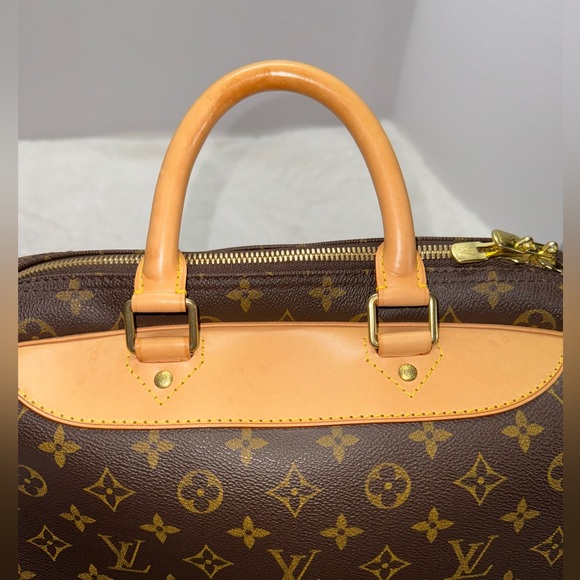 100% Authentic LOUIS VUITTON Monogram Evasion Sports/Travel Bag - Picture 6 of 13